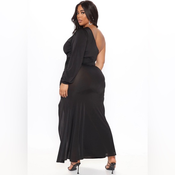 One Shoulder Ruched Formal Maxi Dress - Picture 3 of 4